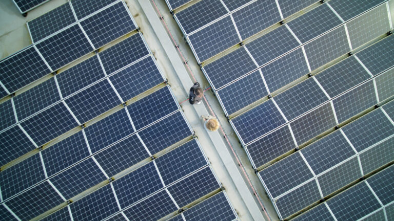 Midden Nederland Hallen dak zonnepanelen