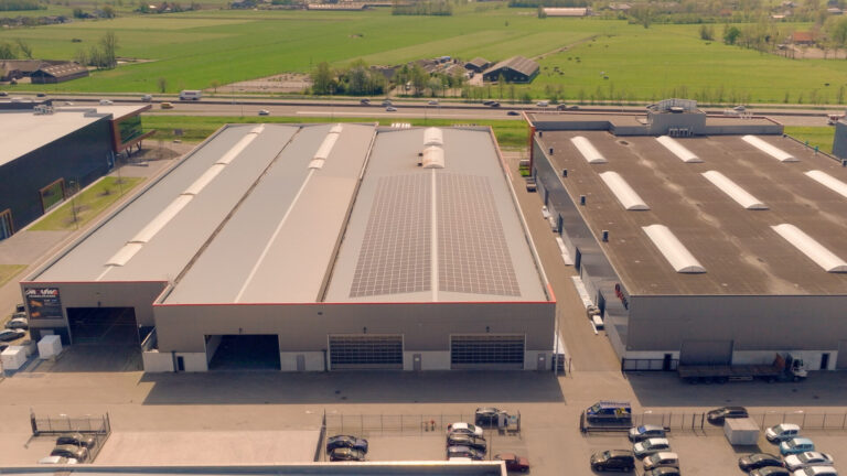 Mouw Hoedliggers zonnepanelen dak