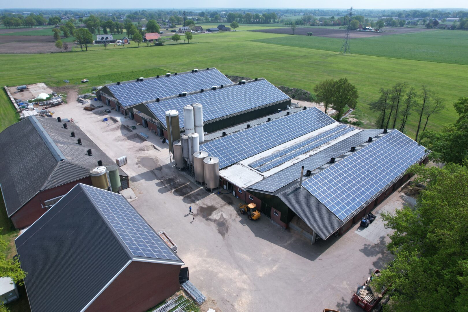 Boerderij erf zonnepanelen